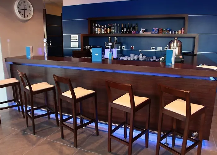 Hotel Express Istanbul-ora 3*